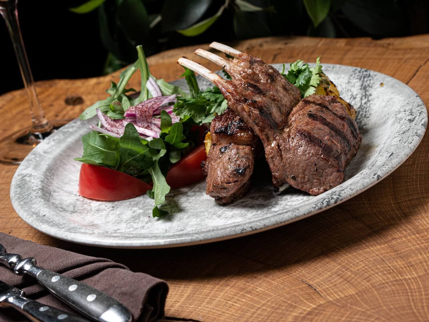 ресторан гости на курорте красная поляна