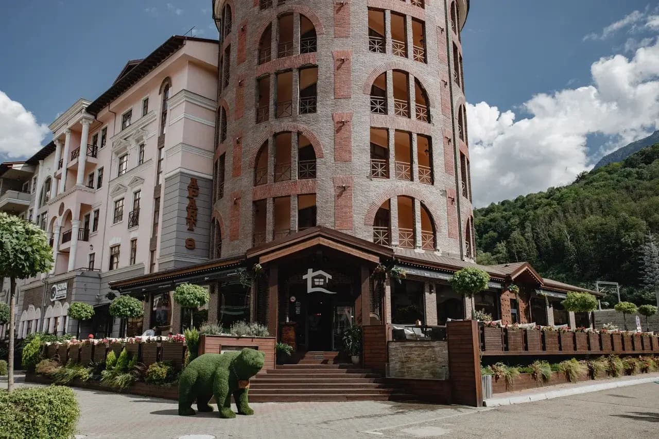 ресторан гости на курорте красная поляна