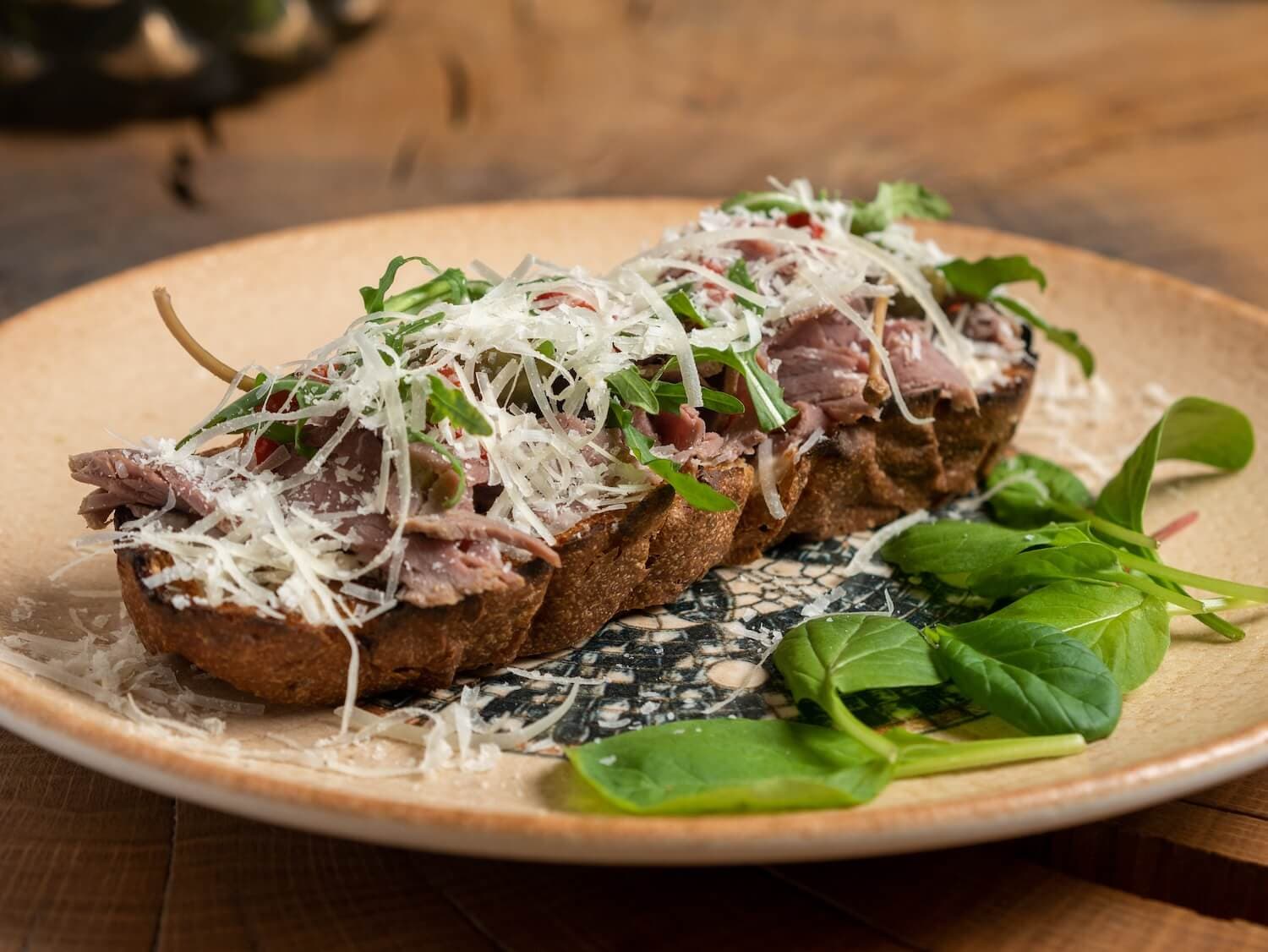 ресторан гости на курорте красная поляна